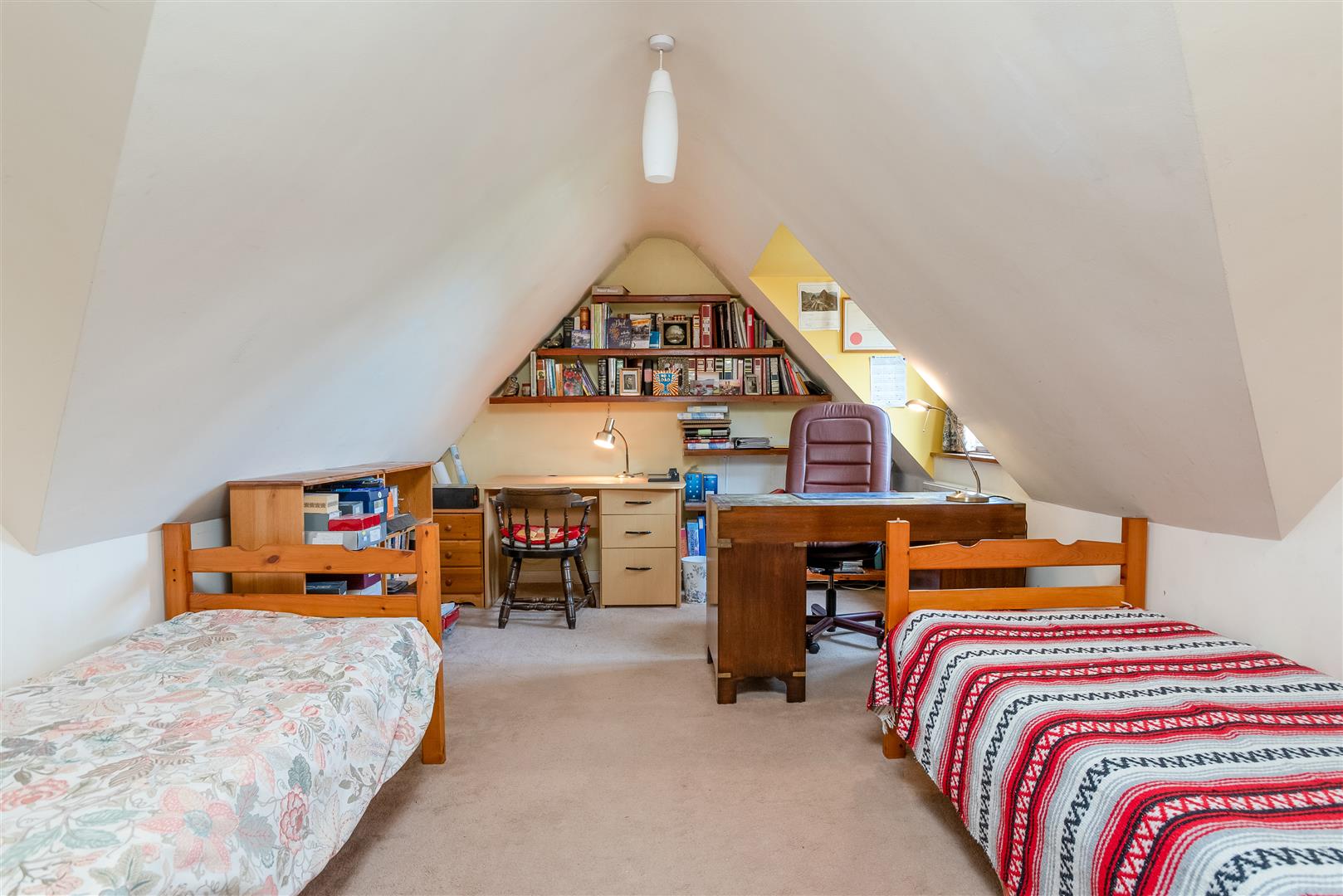 4 Bed, 2 Bath Property For Sale in Bearcroft Gardens, Mickleton, GL55 6TY